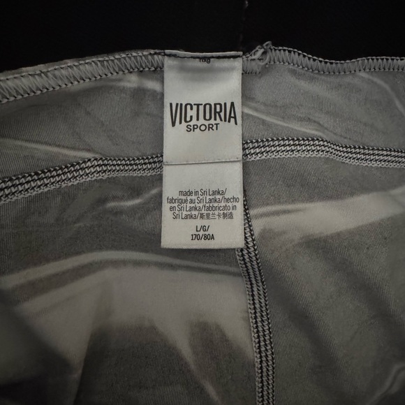 Victoria’s Secret Shorts Sz LBlack and White Patterned Shorts - Picture 5 of 5